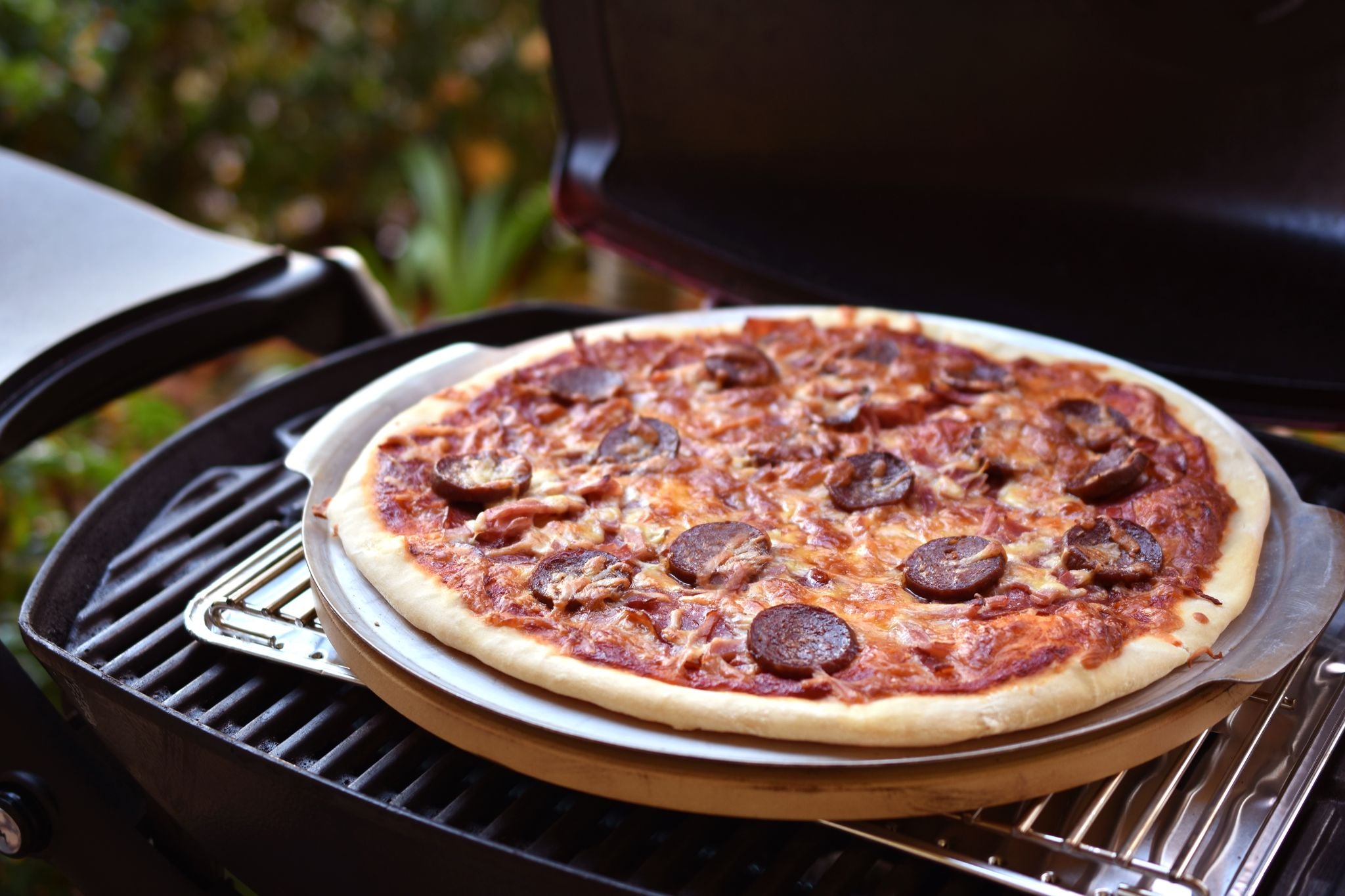 Cooking pizza on weber cheap q